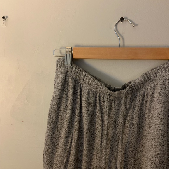 Aerie grey plush joggers - Picture 2 of 2